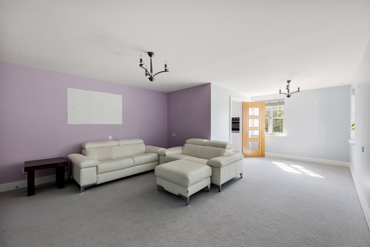 Stewart Court, Epping, CM16, photo 3