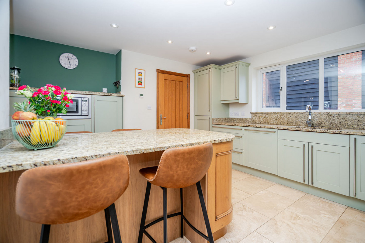 Pyms Stables, Newport Pagnell, MK16, photo 9