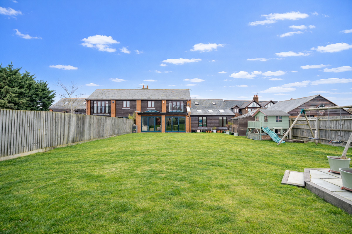 Pyms Stables, Newport Pagnell, MK16, photo 22
