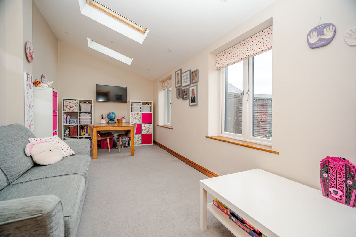 Pyms Stables, Newport Pagnell, MK16, photo 19