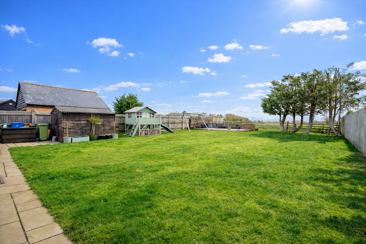 Pyms Stables, Newport Pagnell, MK16, photo 21