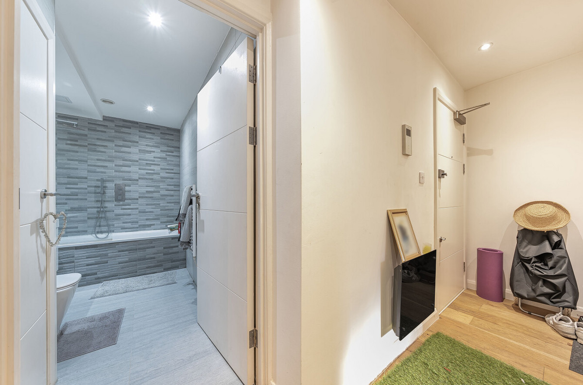High Street, New Malden, KT3 4, photo 9