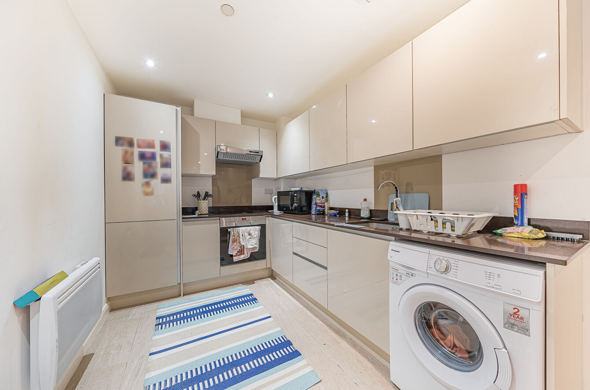 High Street, New Malden, KT3 4, photo 2