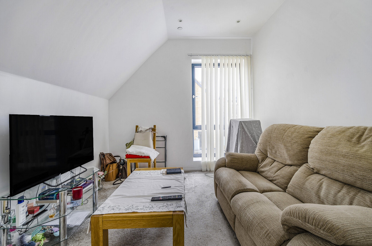 High Street, New Malden, KT3 4