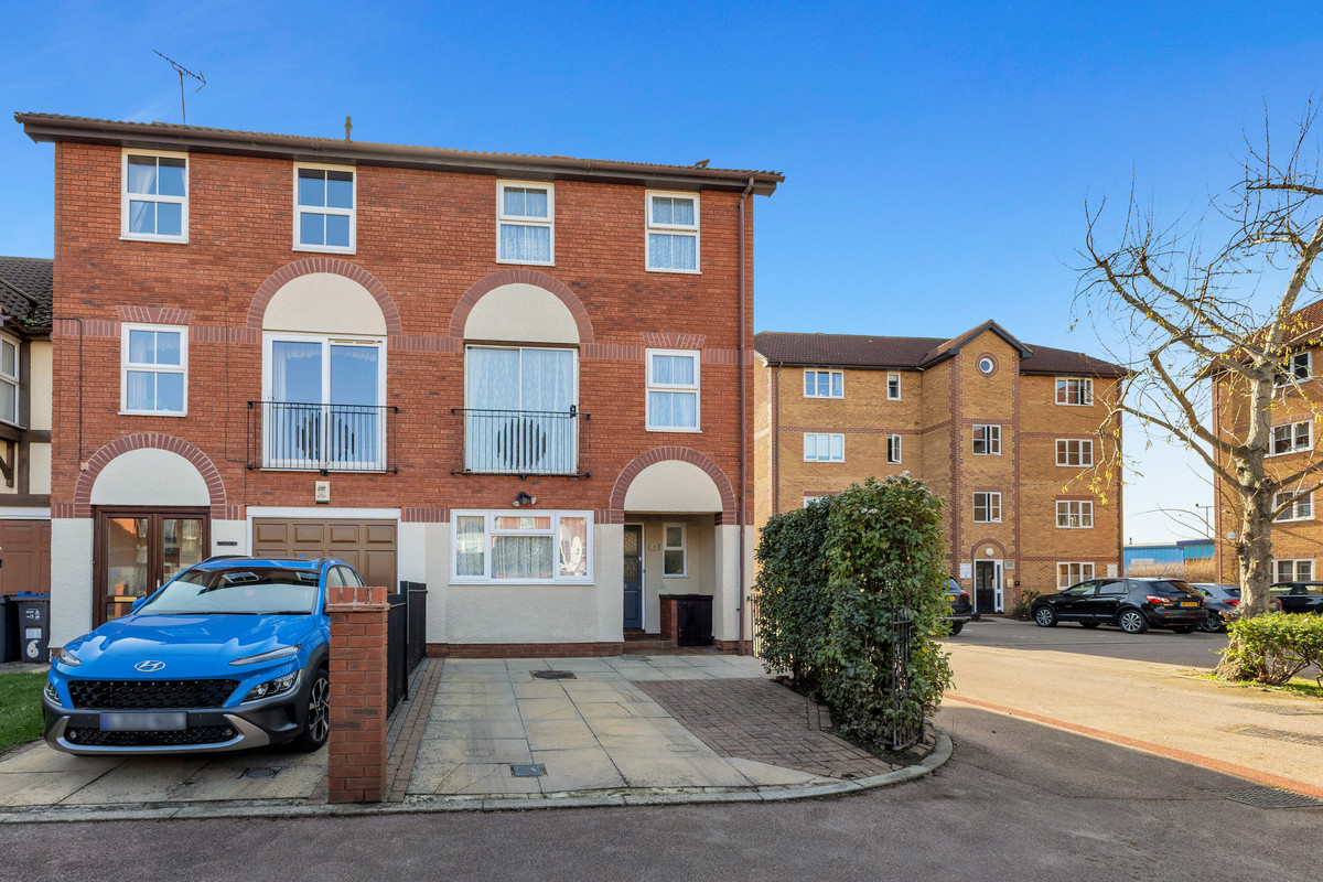 Cameron Square, Mitcham, CR4, photo 3