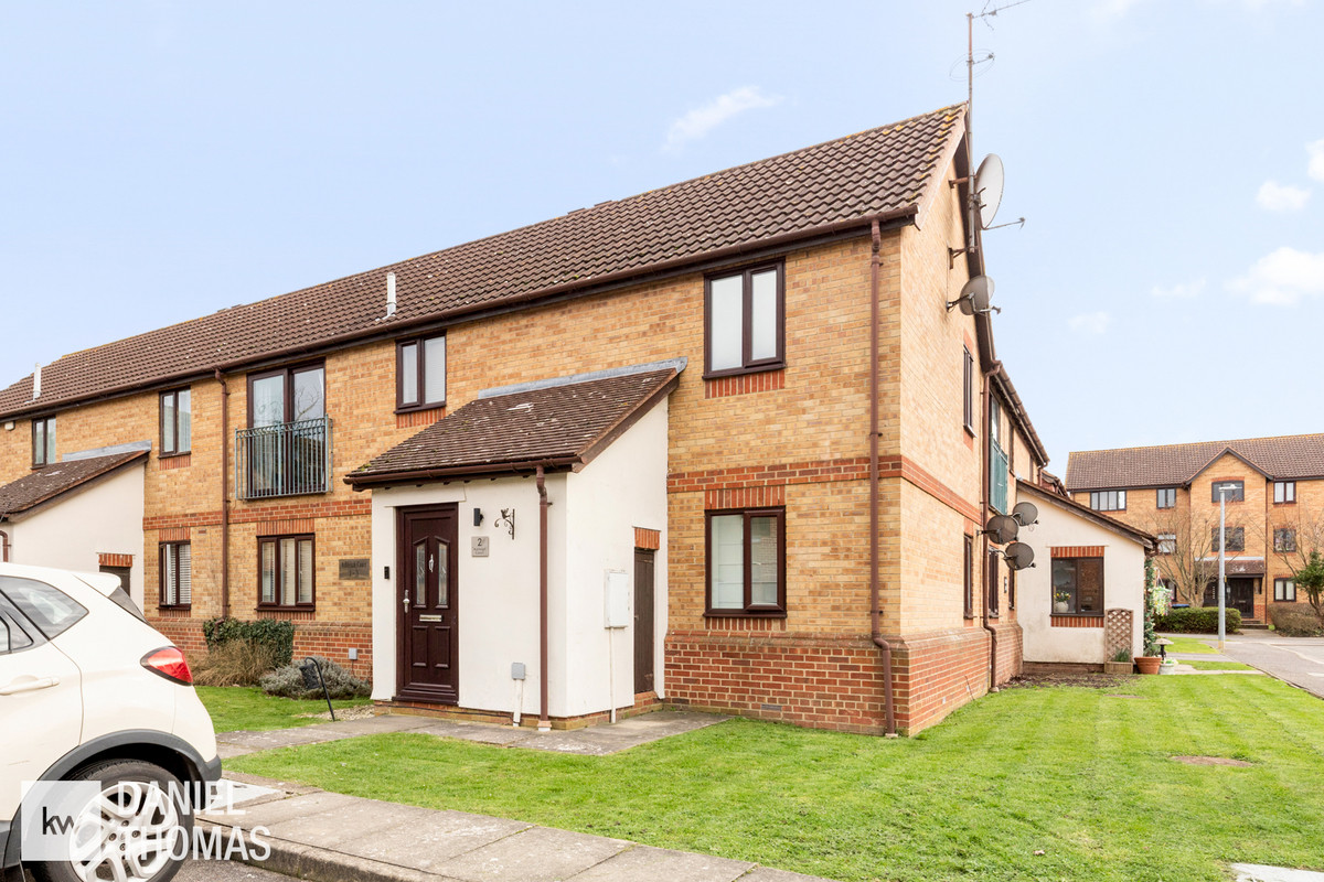 DANIEL THOMAS | Ashleigh Court, Waltham Abbey, EN9 3AG