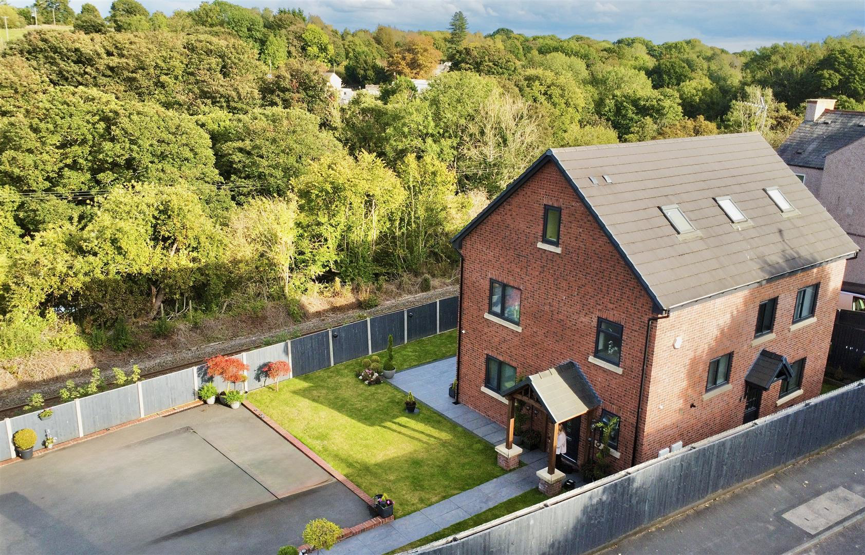 Hawarden Road, Caergwrle, LL12, photo 2