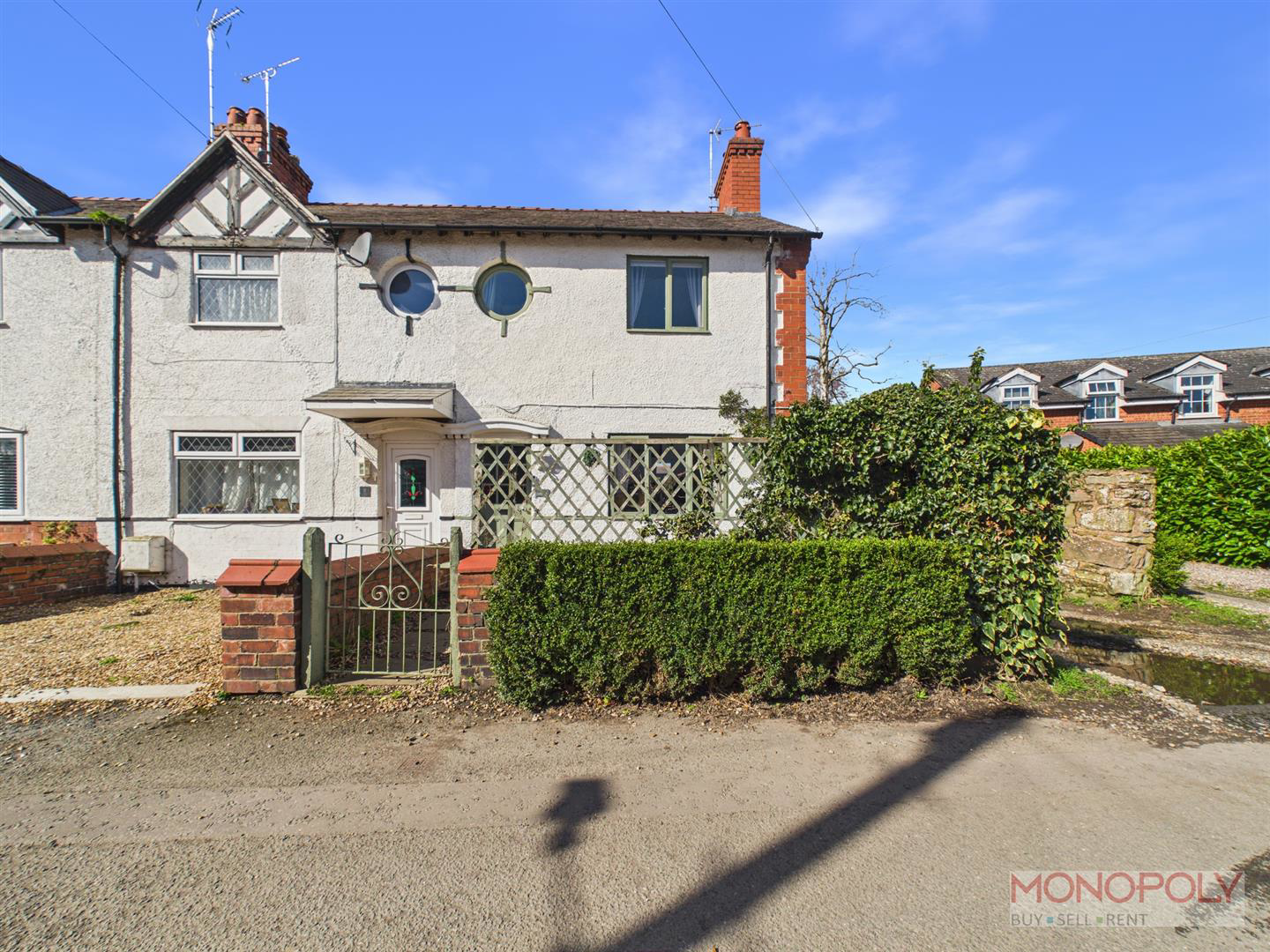 Old Wrexham Road, Gresford, LL12
