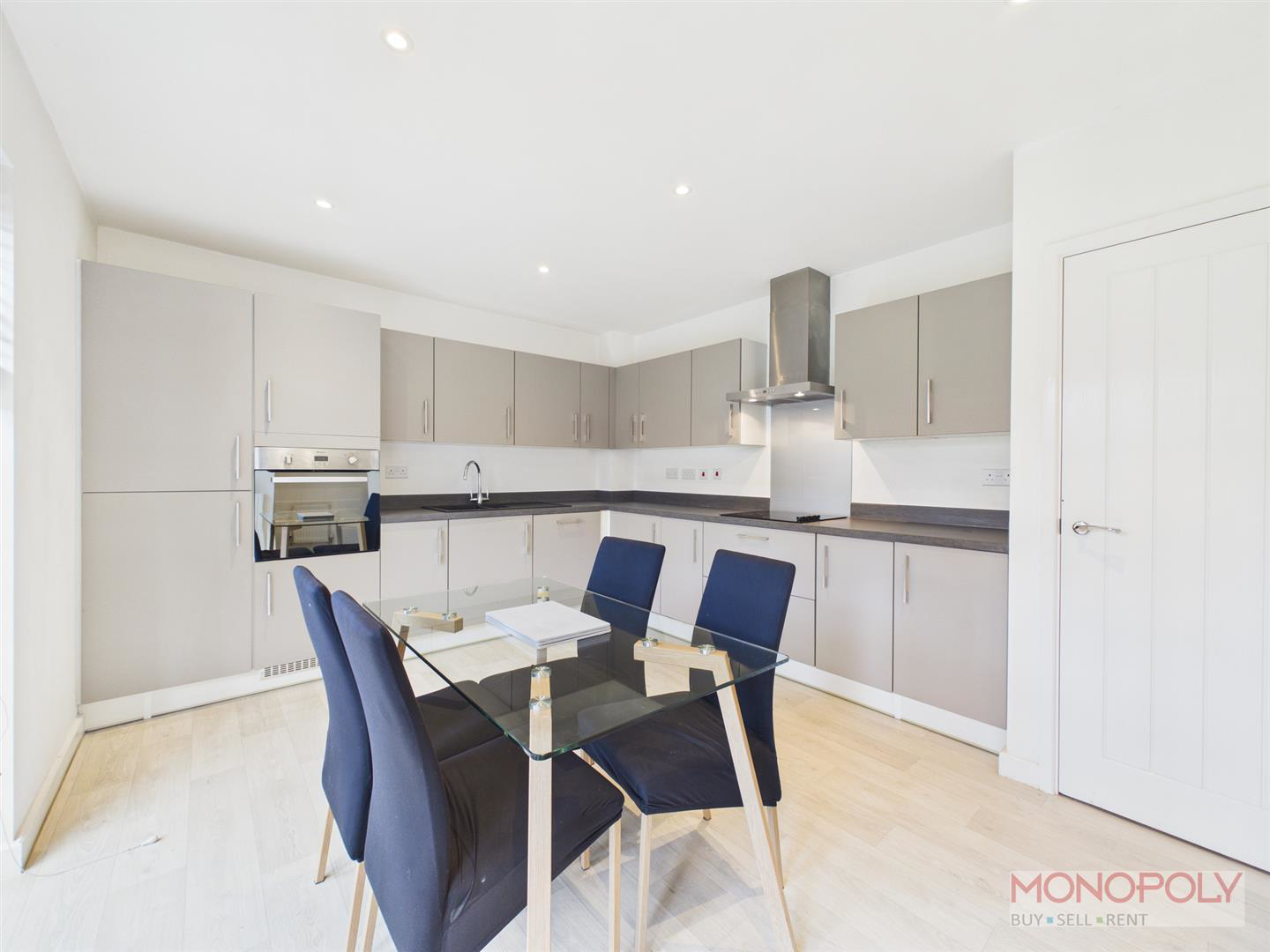 Moss Wood Court, New Broughton, LL11, photo 2