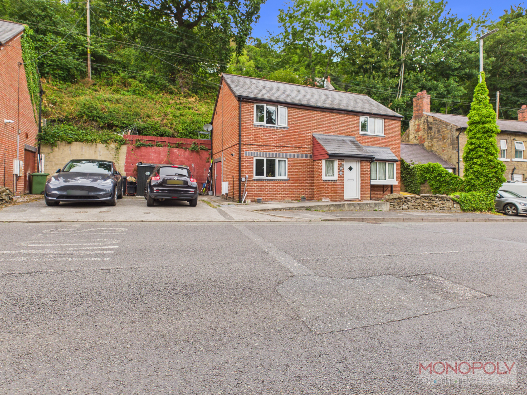 Newbridge Road, Newbridge, LL14