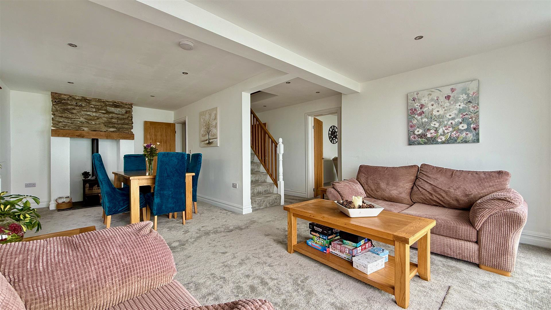sitting room/diner