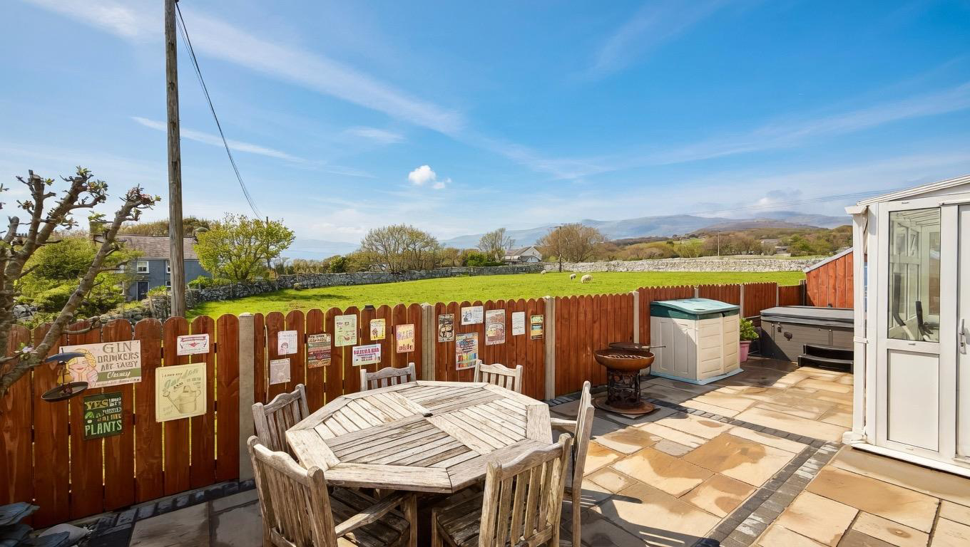 Ffordd Glan Mor, Talybont, LL43, photo 3