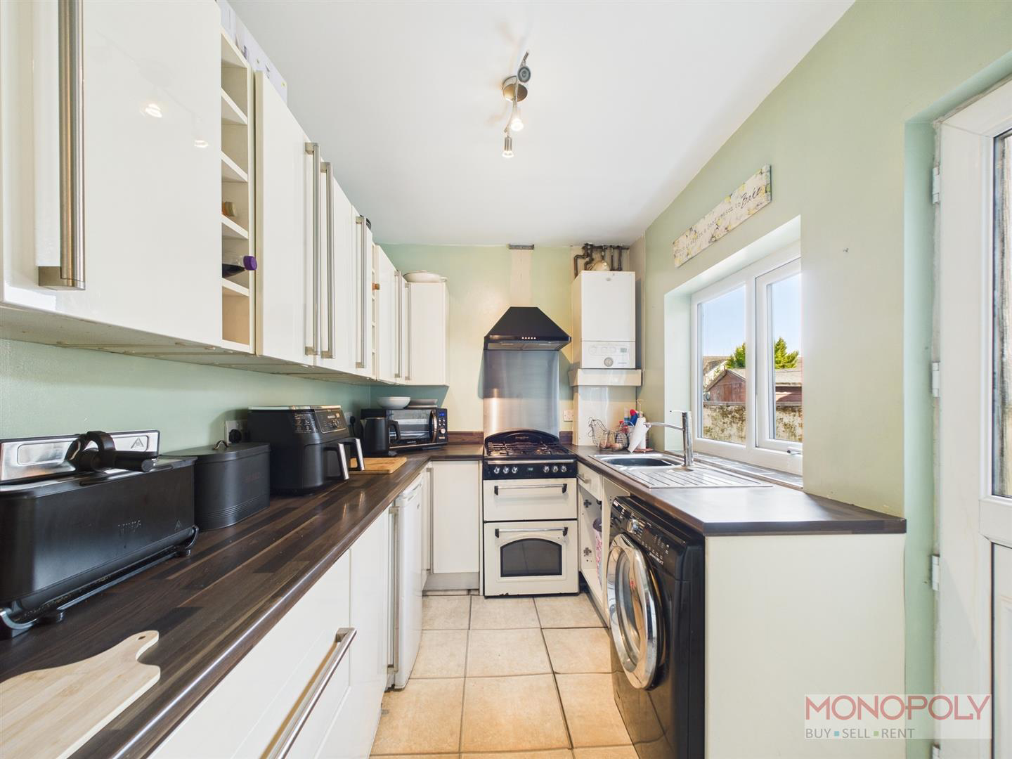 Trinity Street, Rhostyllen, LL14, photo 5