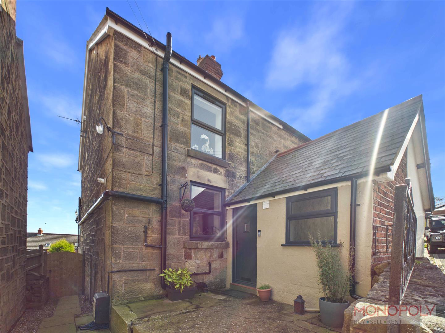 Heol Caradoc, Coedpoeth, LL11