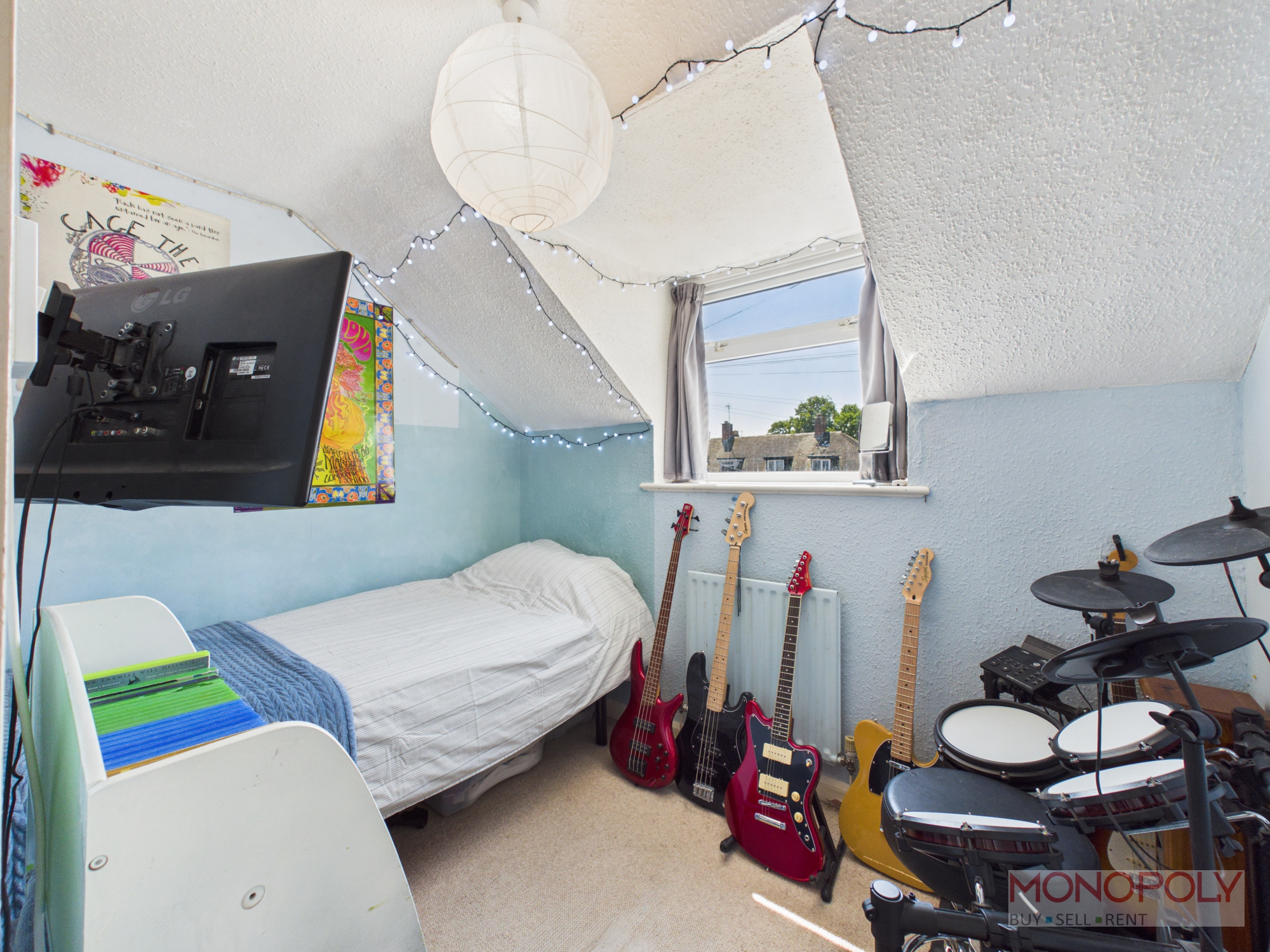 CAM04439G0-PR0328-STILL009