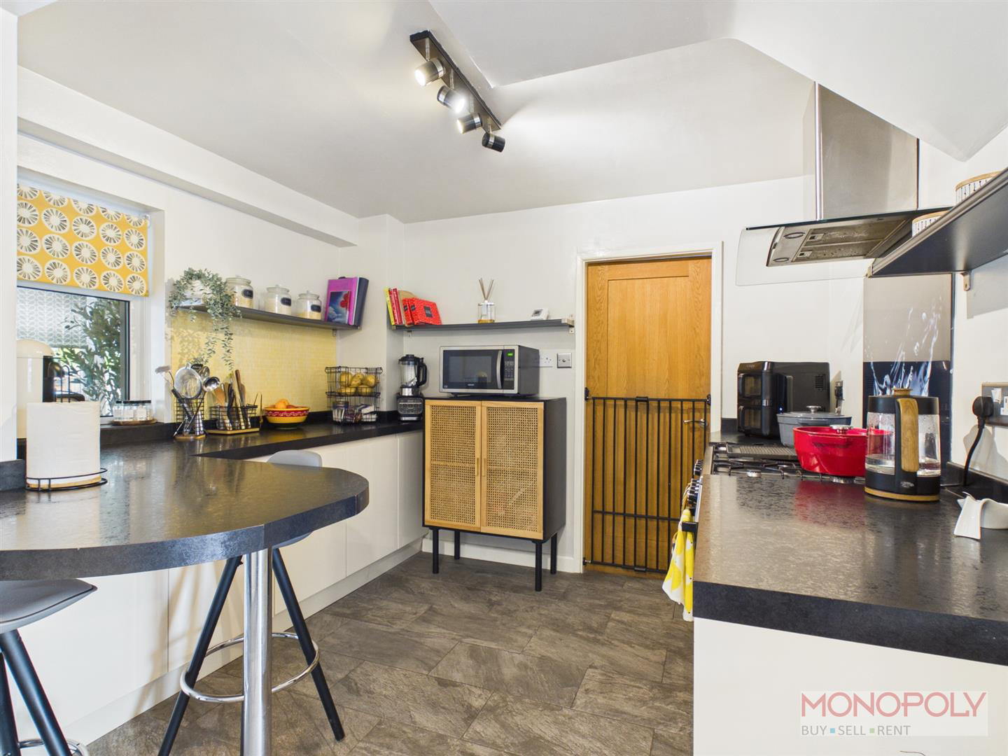 Cedar Close, Bradley, LL11, photo 4
