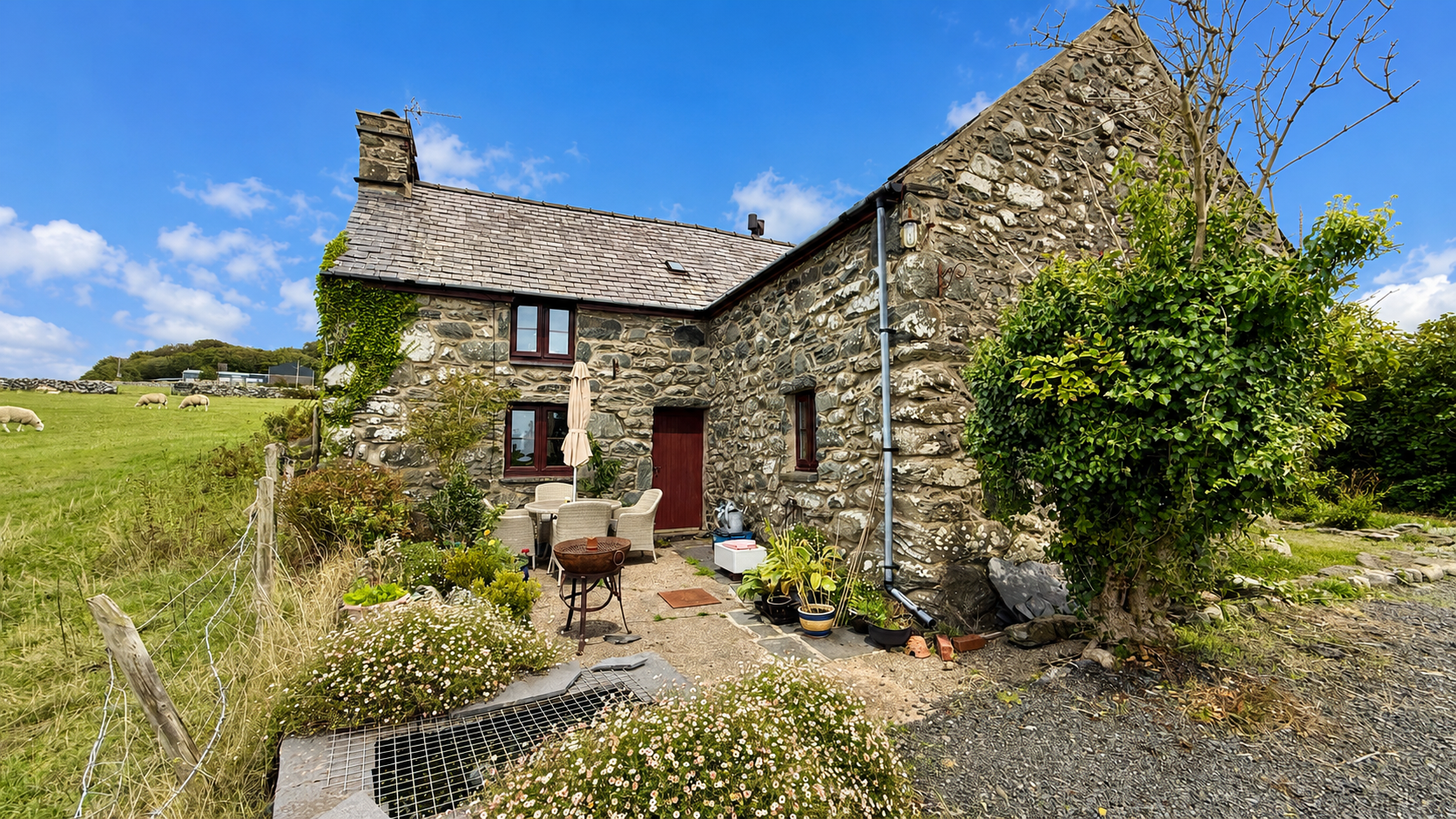 Llanbedr, LL45