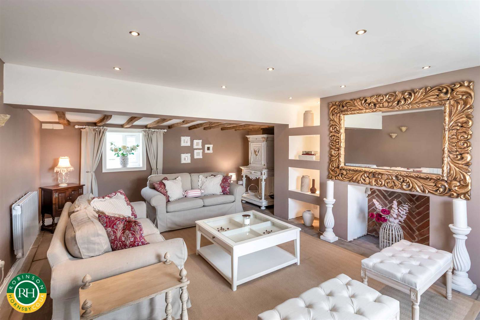 Lounge 1