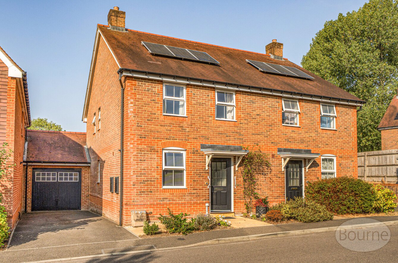 Leachman Way, Petersfield, Hampshire, GU31
