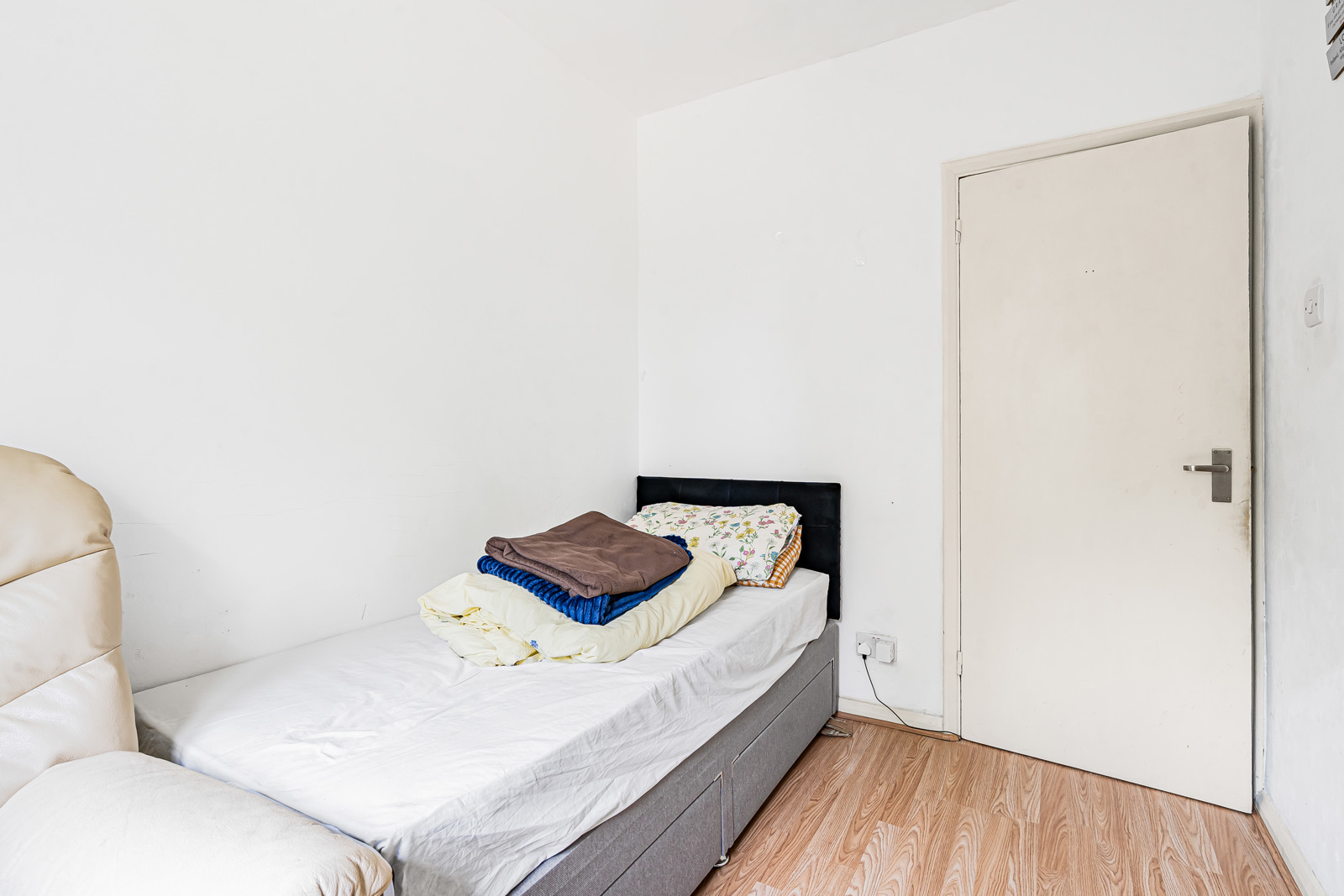 Orchard Close, Normandy, Guildford, Surrey, GU3, photo 15