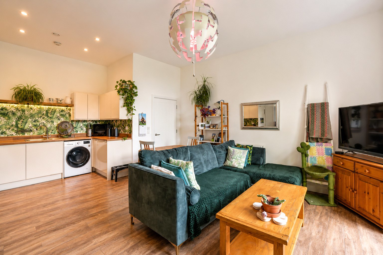 Walnut Tree Close, Guildford, Surrey, GU1, photo 3