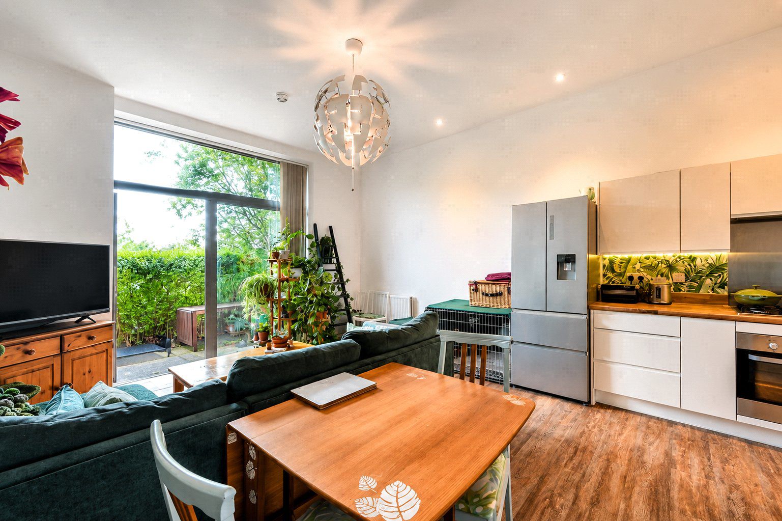 Walnut Tree Close, Guildford, Surrey, GU1, photo 4