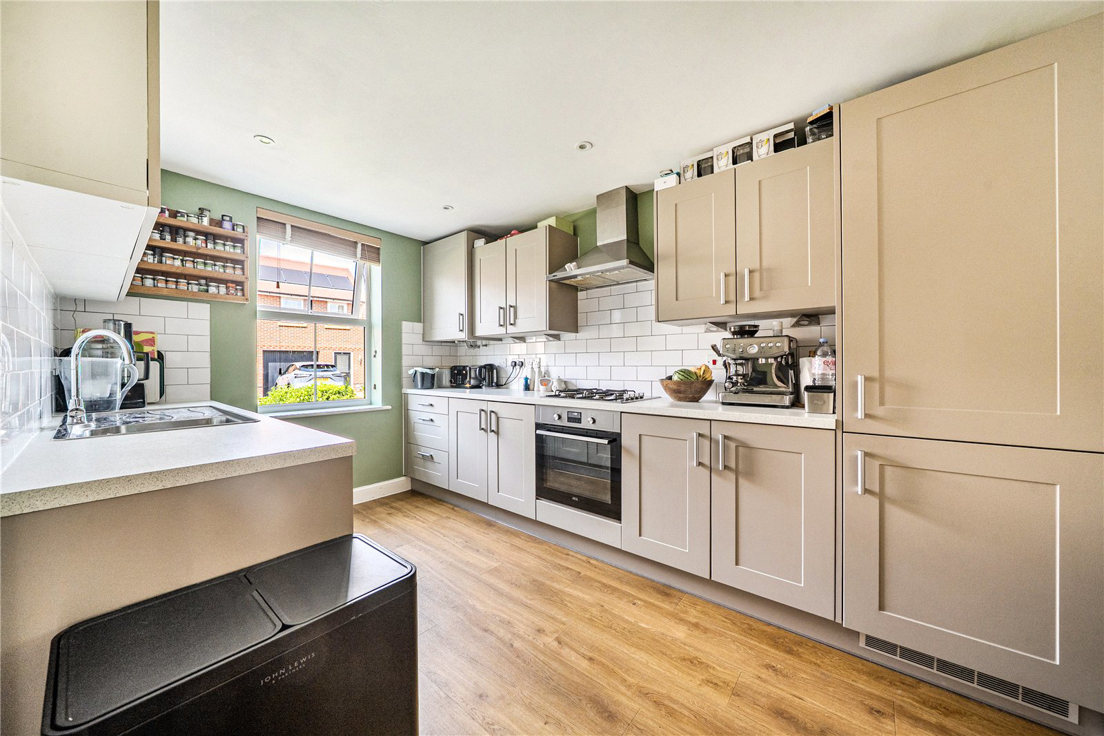 Blackburne Way, Tongham, Farnham, Surrey, GU10, photo 3