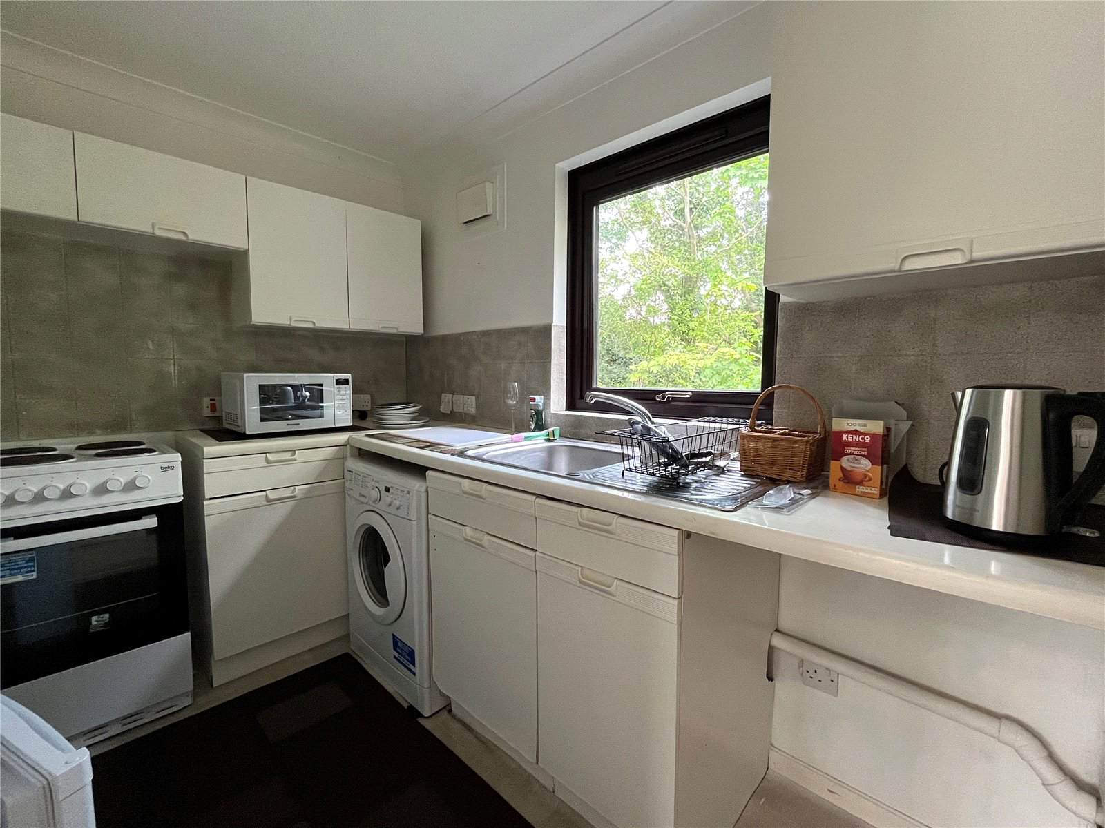 Ladygrove Drive, Guildford, Surrey, GU4, photo 2