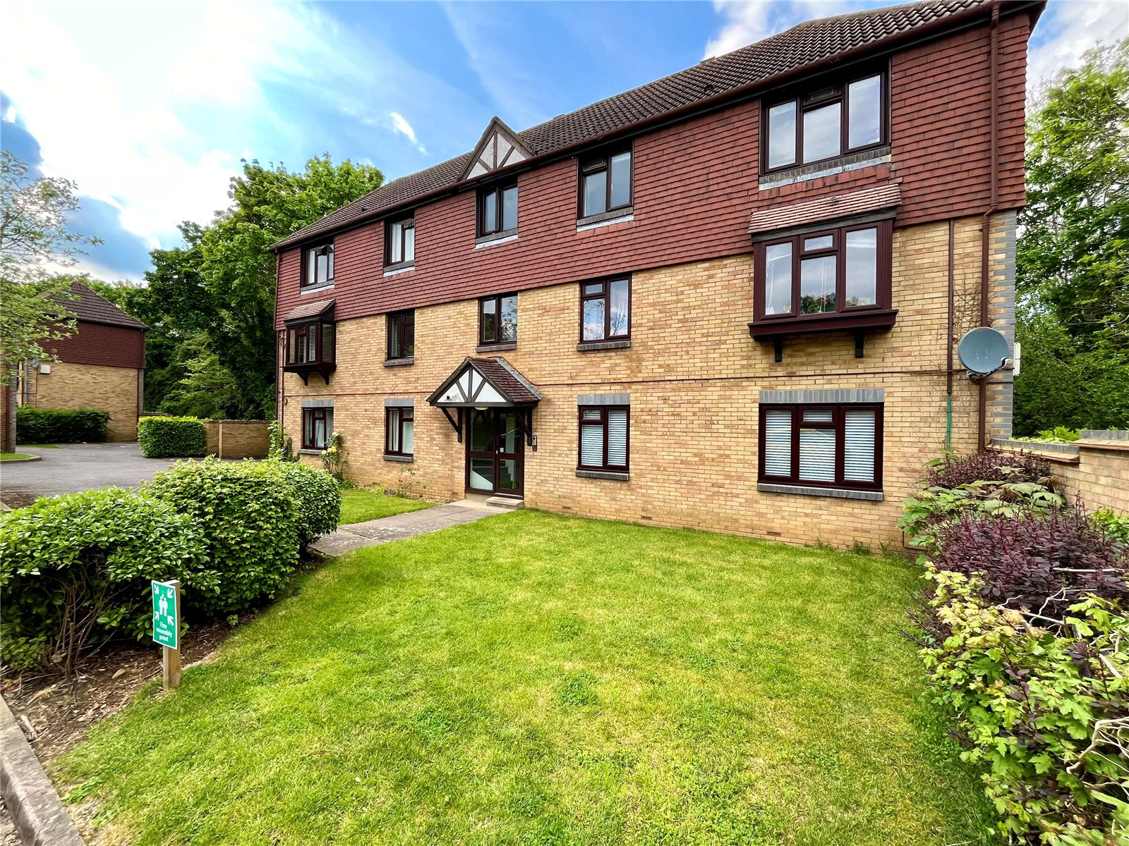 Ladygrove Drive, Guildford, Surrey, GU4, photo 9