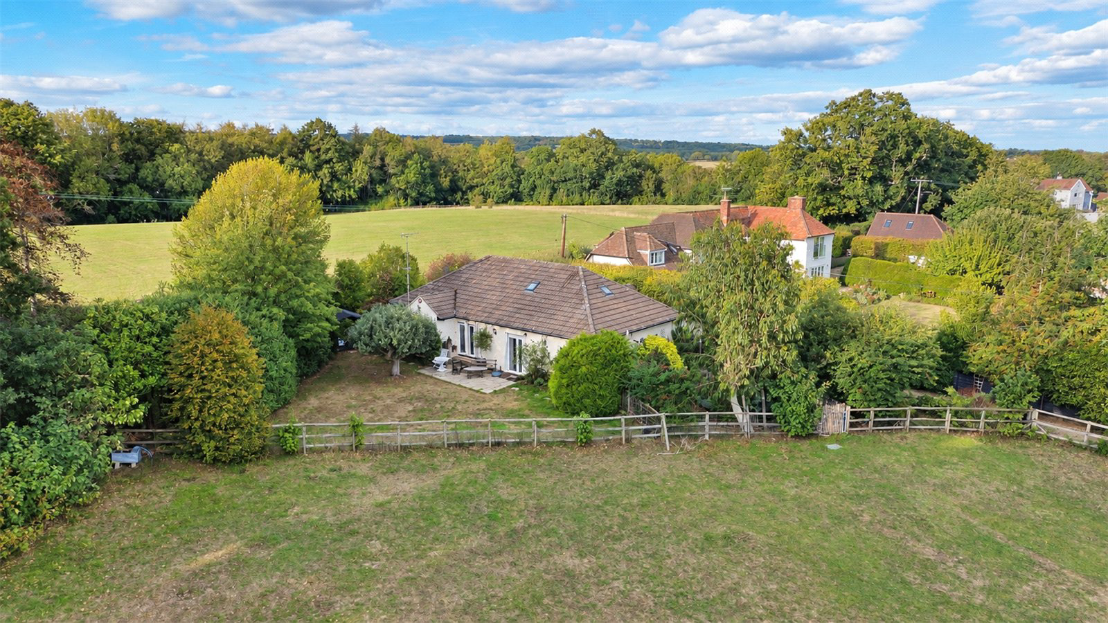 Runwick, Farnham, Surrey, GU10, photo 2