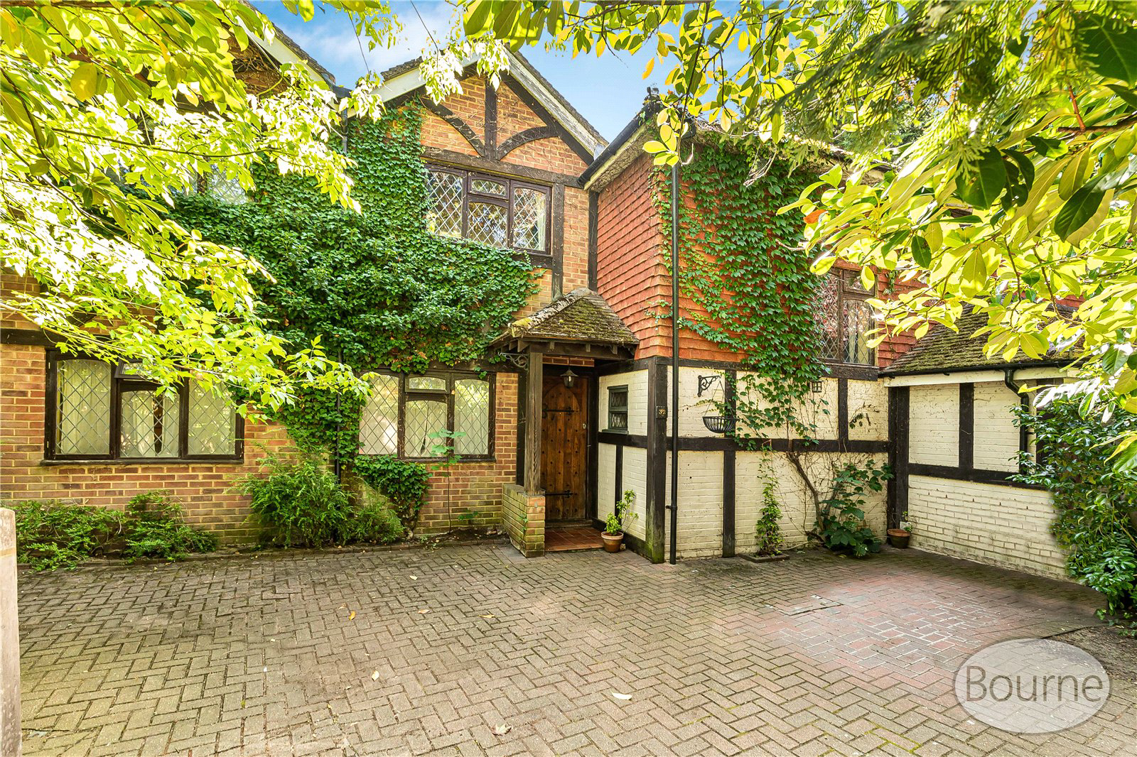 Horseshoe Lane West, Guildford, Surrey, GU1