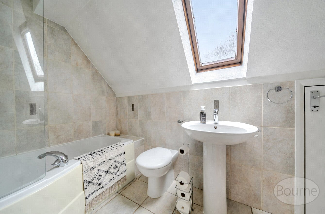 Tolvaddon Close, Goldsworth Park, Woking, Surrey, GU21, photo 22