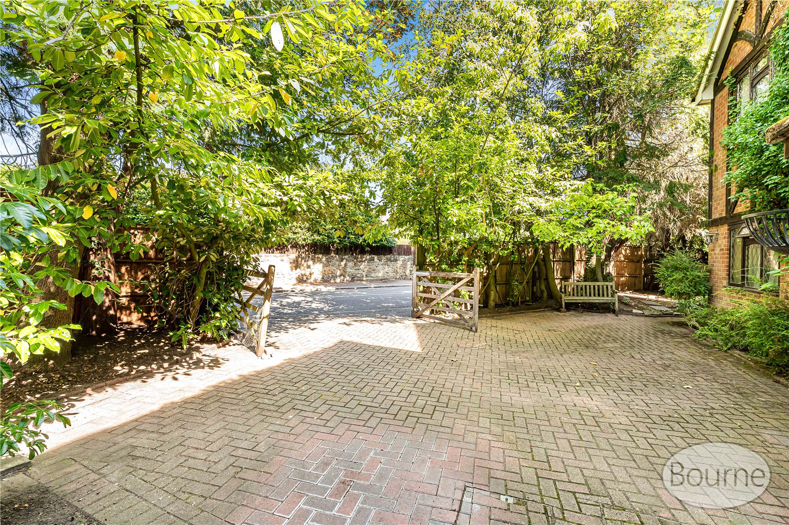 Horseshoe Lane West, Guildford, Surrey, GU1, photo 13