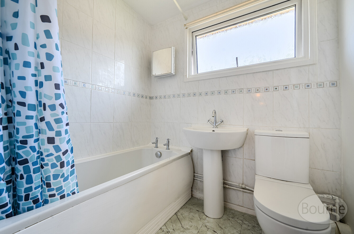 Park Barn Drive, Guildford, Surrey, GU2, photo 13