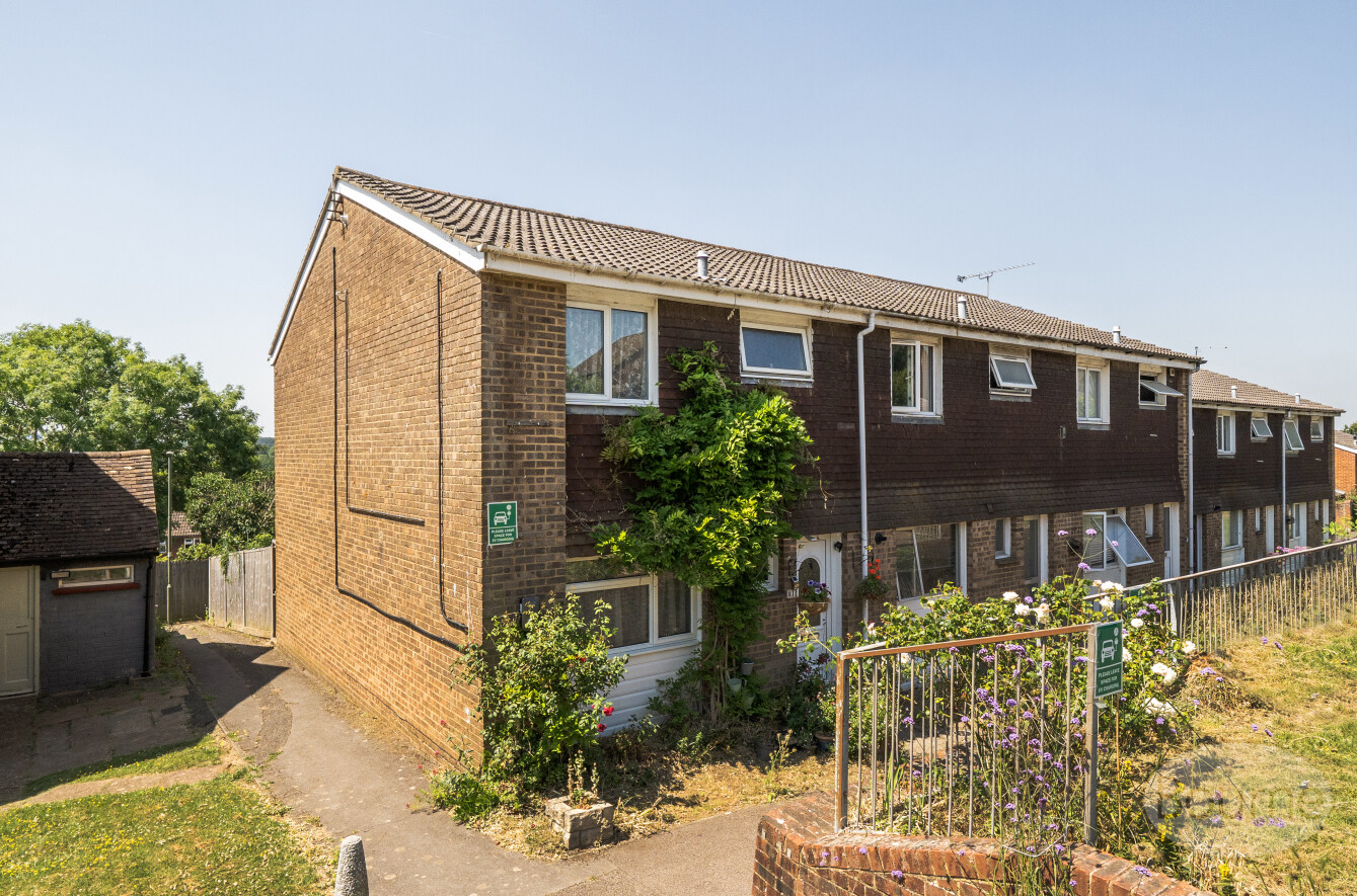 Park Barn Drive, Guildford, Surrey, GU2, photo 18