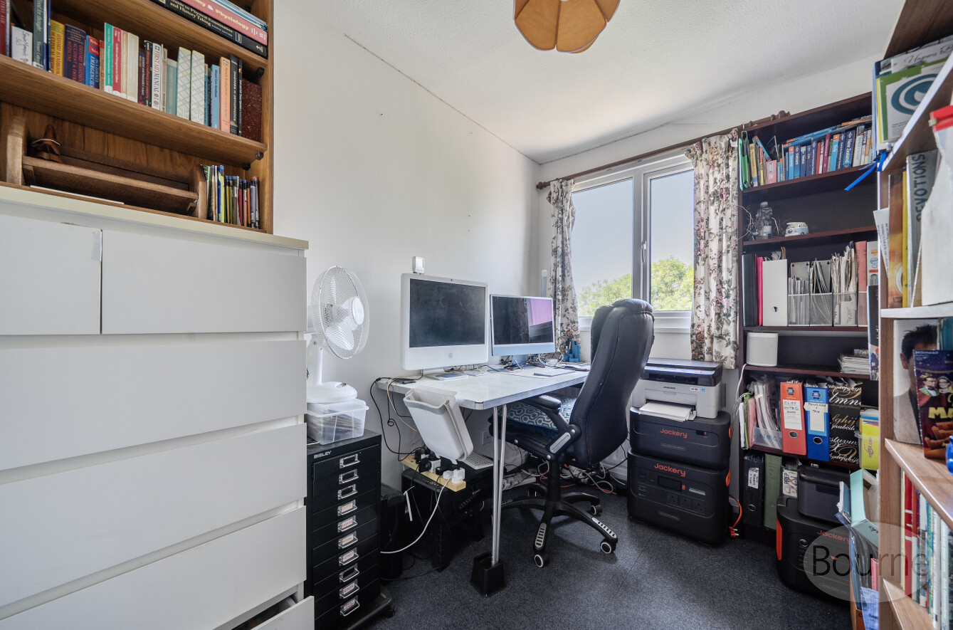 Park Barn Drive, Guildford, Surrey, GU2, photo 12