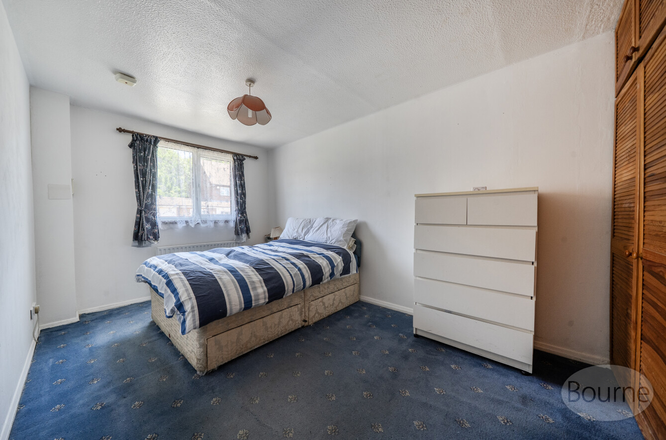 Park Barn Drive, Guildford, Surrey, GU2, photo 10