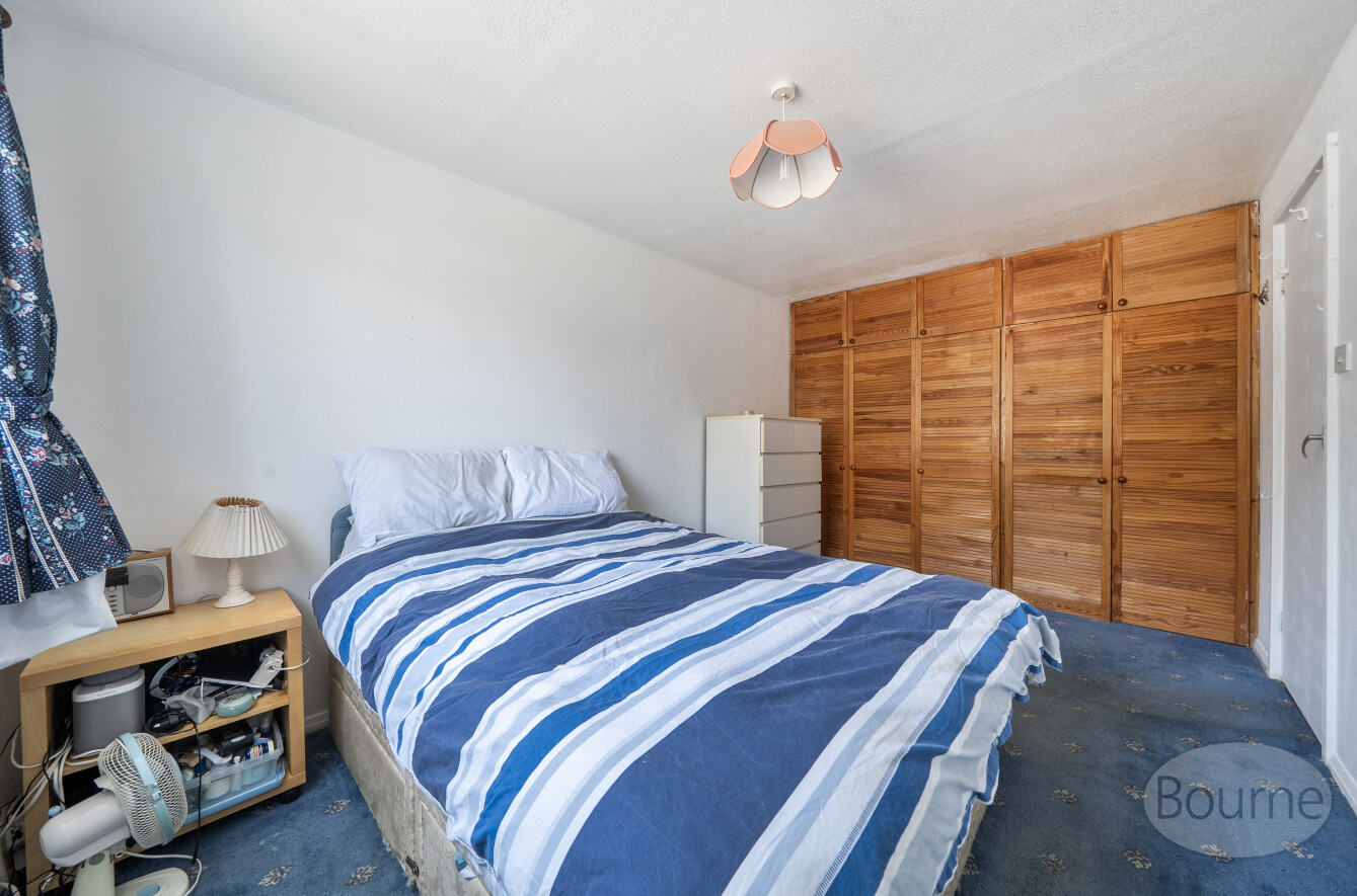 Park Barn Drive, Guildford, Surrey, GU2, photo 9