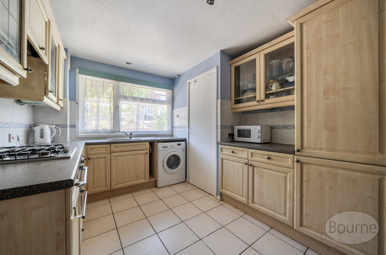 Park Barn Drive, Guildford, Surrey, GU2, photo 6