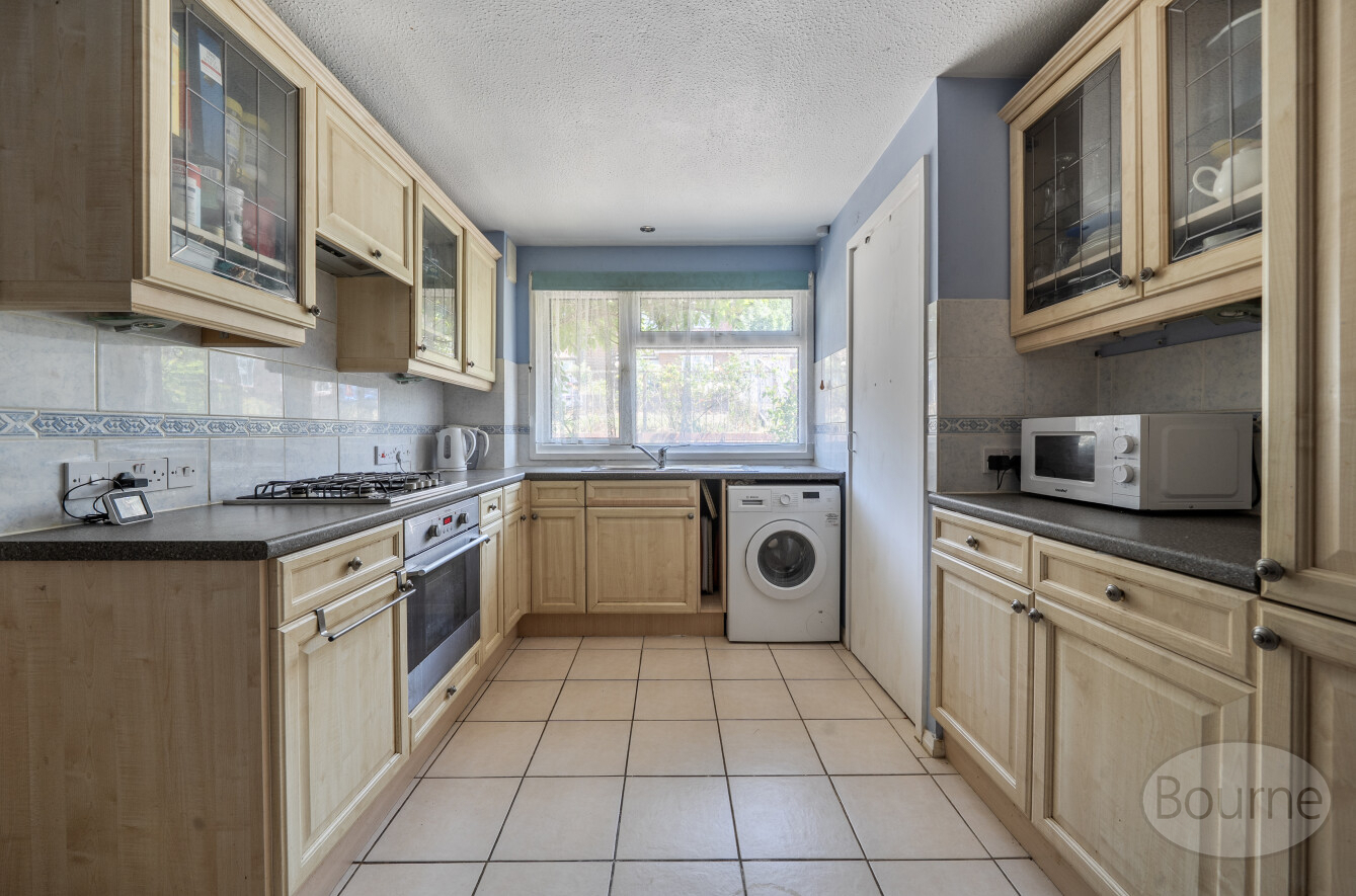 Park Barn Drive, Guildford, Surrey, GU2, photo 5