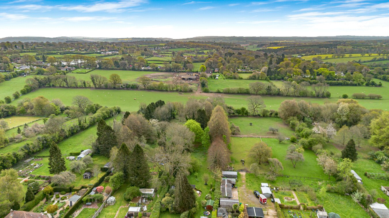 Blackberry Lane, Four Marks, Alton, Hampshire, GU34, photo 3