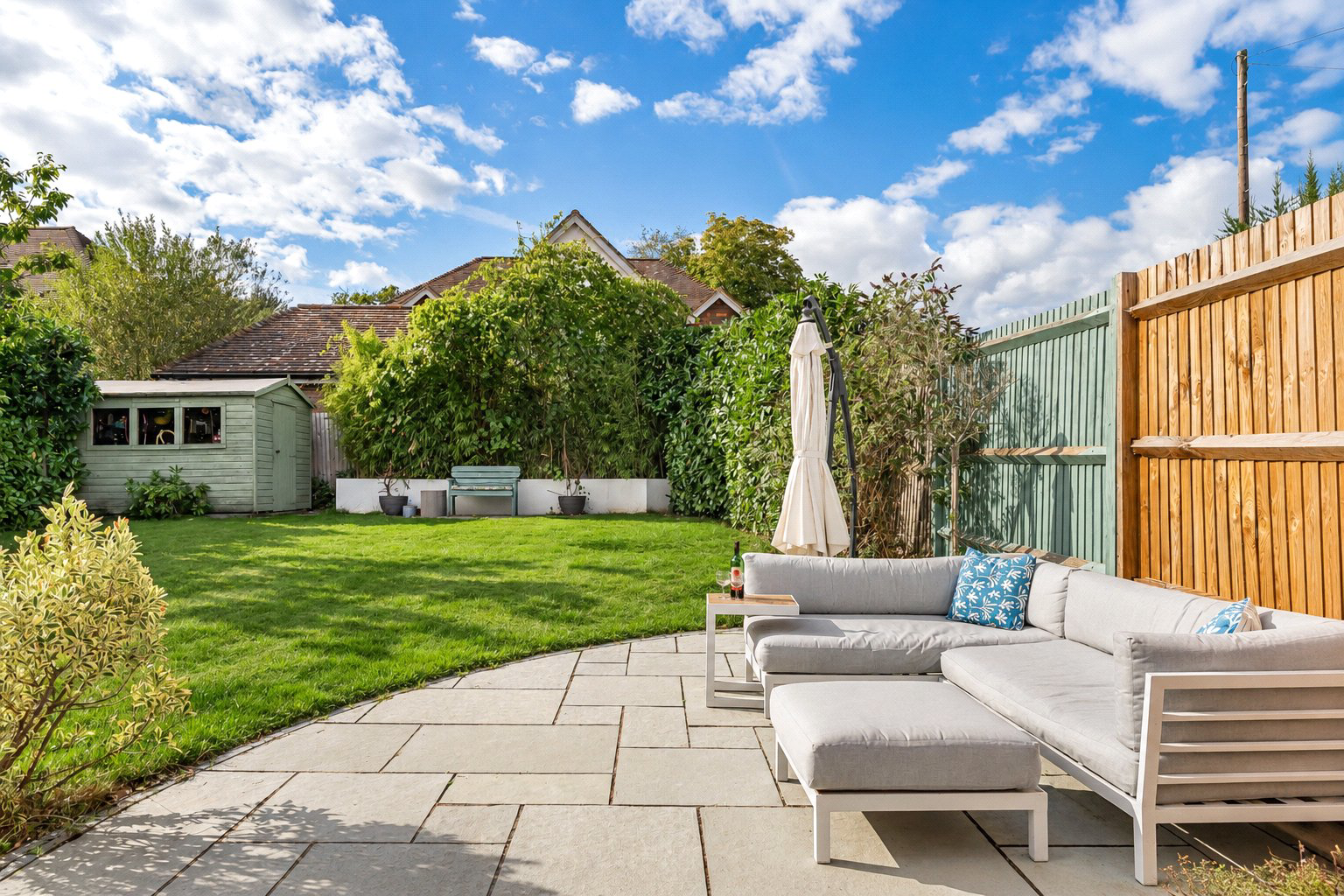 Farnham Road, Holt Pound, Farnham, Hampshire, GU10, photo 23
