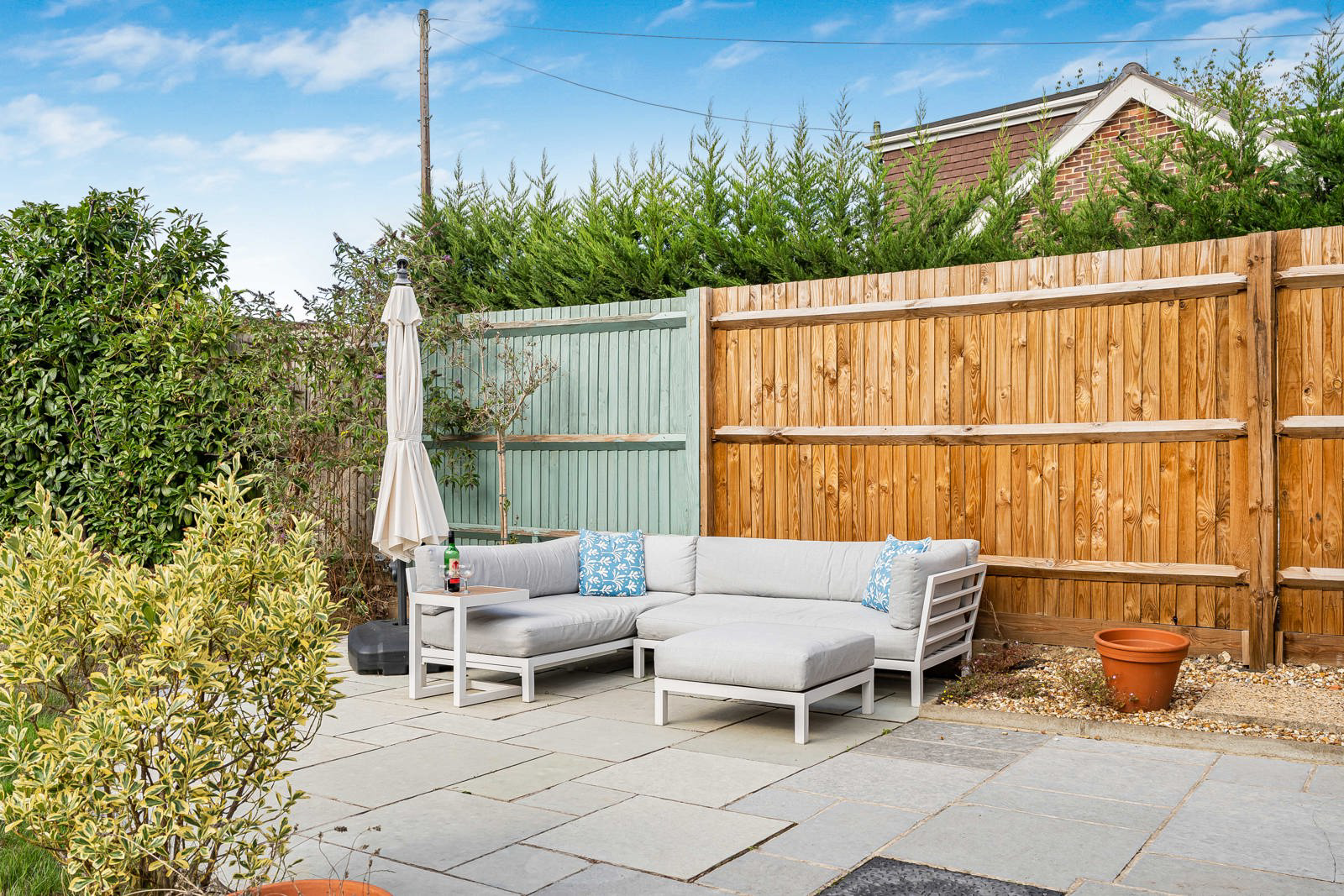 Farnham Road, Holt Pound, Farnham, Hampshire, GU10, photo 22