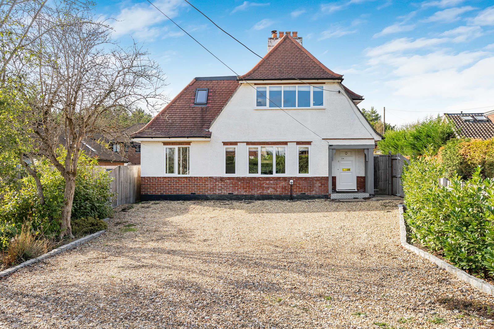 Farnham Road, Holt Pound, Farnham, Hampshire, GU10
