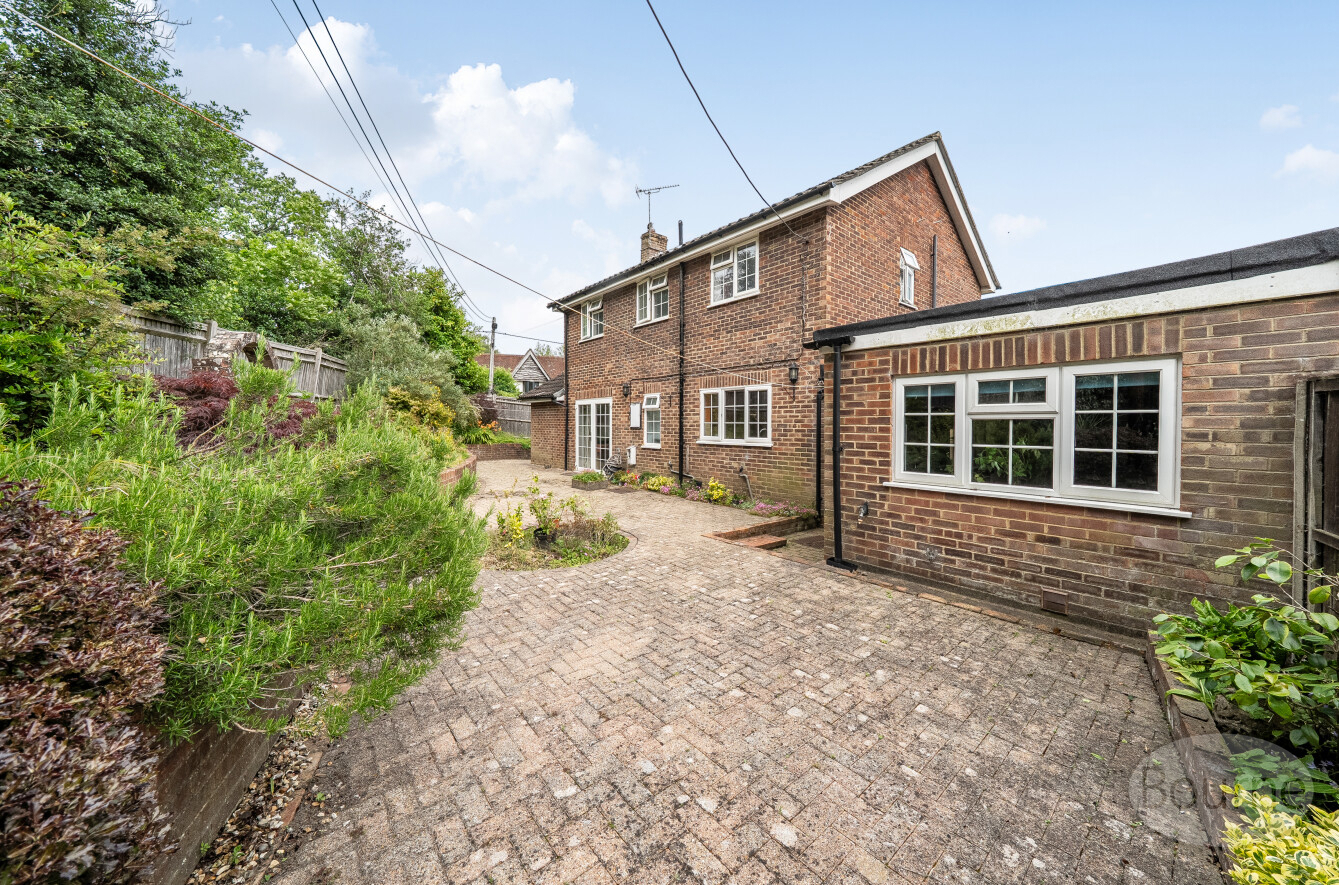 Robin Way, Wormley, Surrey, GU8, photo 11