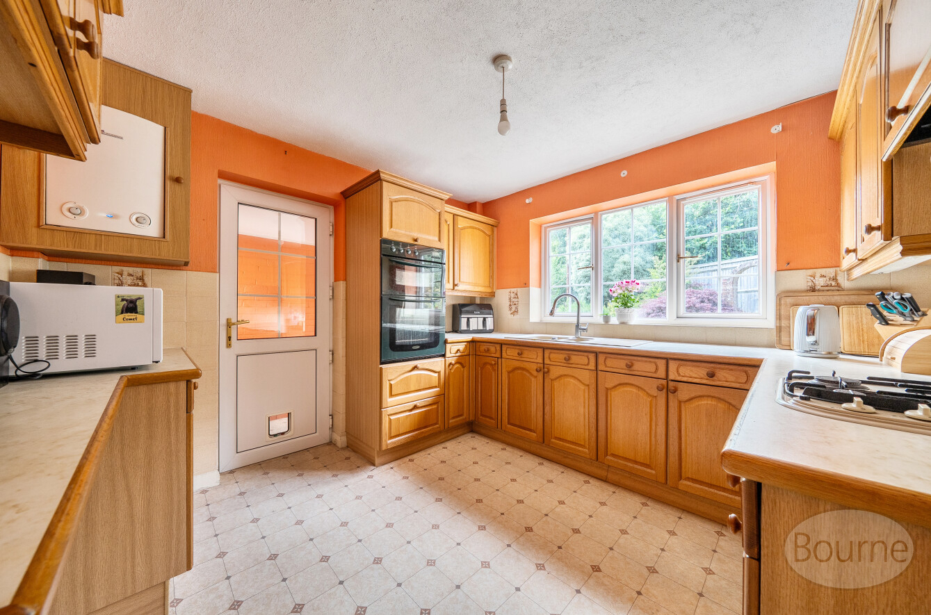 Robin Way, Wormley, Surrey, GU8, photo 17