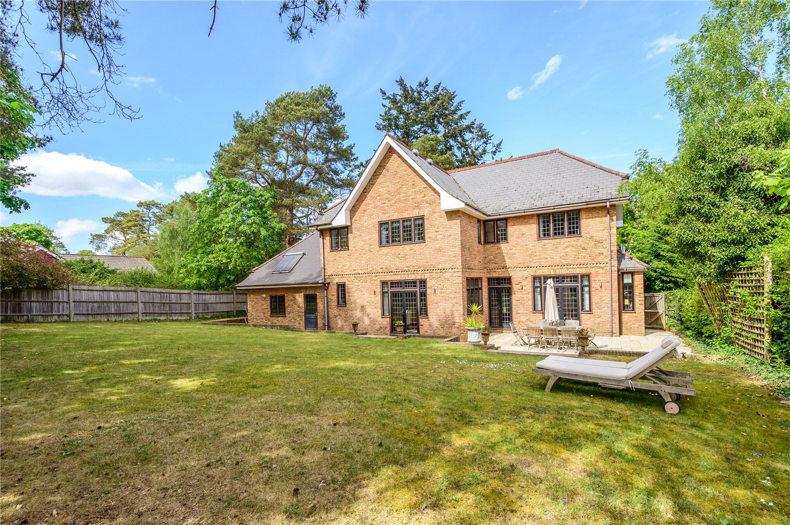 Dene Lane, Lower Bourne, Farnham, Surrey, GU10, photo 4