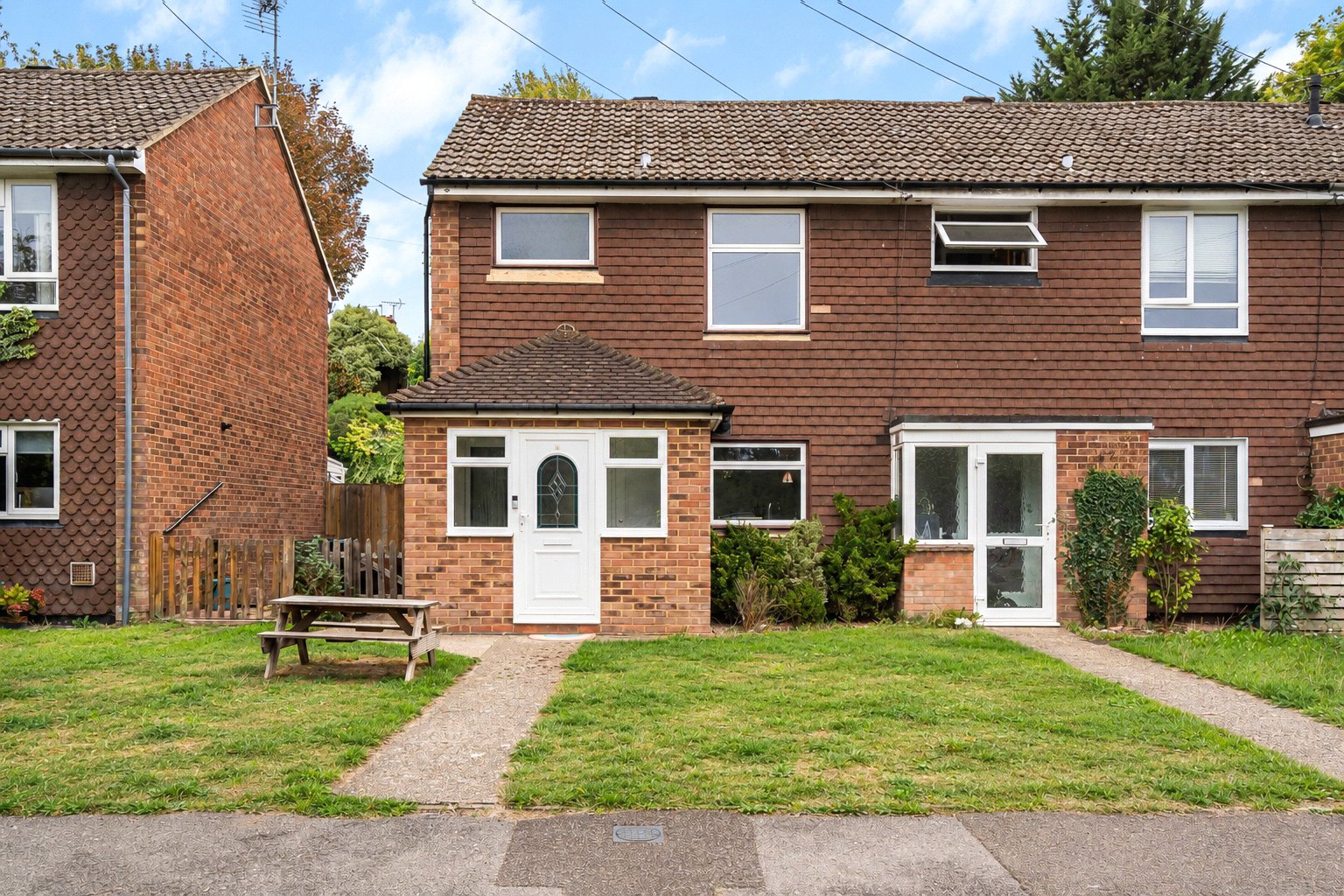 Arthur Close, Farnham, Surrey, GU9
