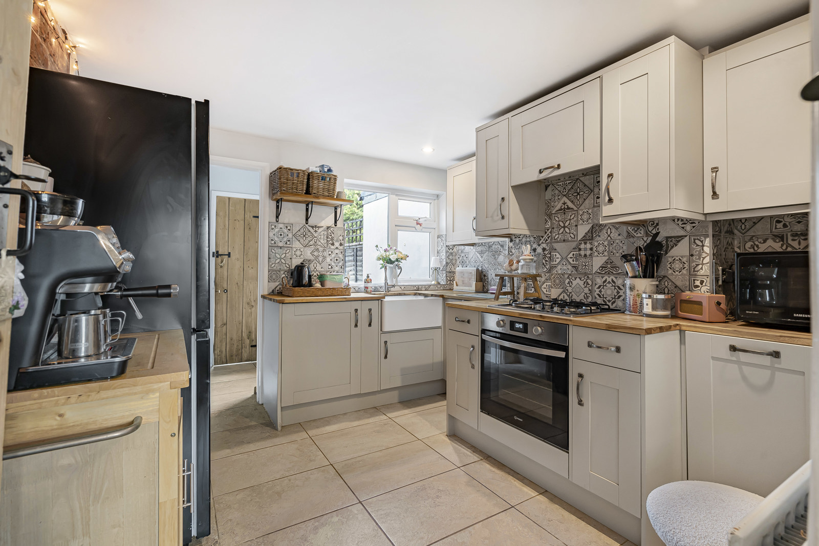 Weybourne Road, Farnham, Surrey, GU9, photo 2