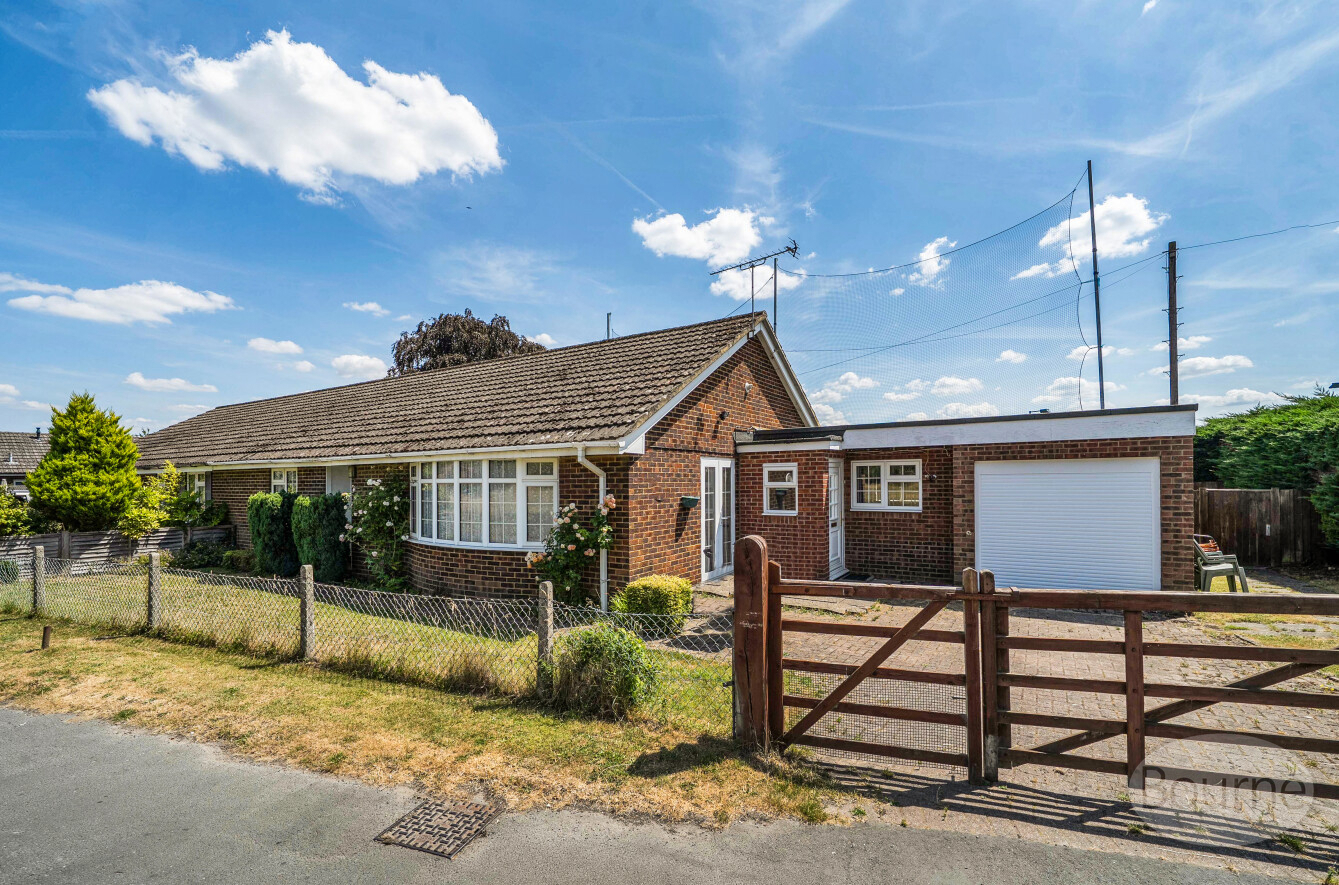 The Green, Badshot Lea, Farnham, Surrey, GU9